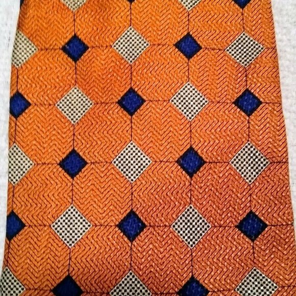 Addendum Necktie - Picture 2 of 3